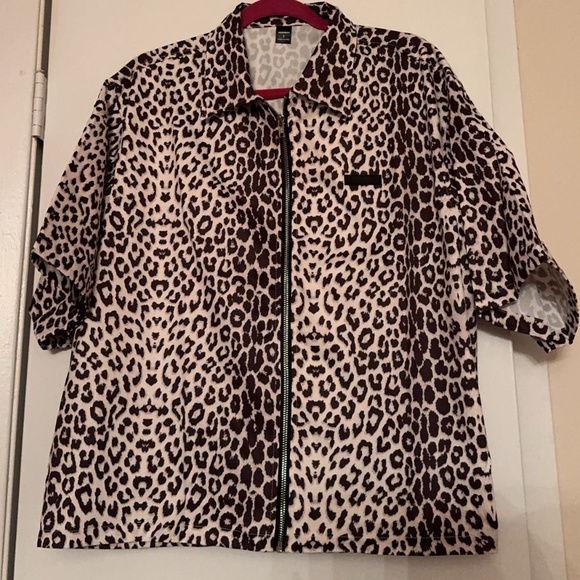 Leopard Zip Up Top - Picture 2 of 3
